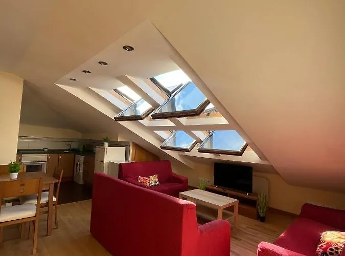 Apartamentosarturo Llanes Laplaza Atico Centrico